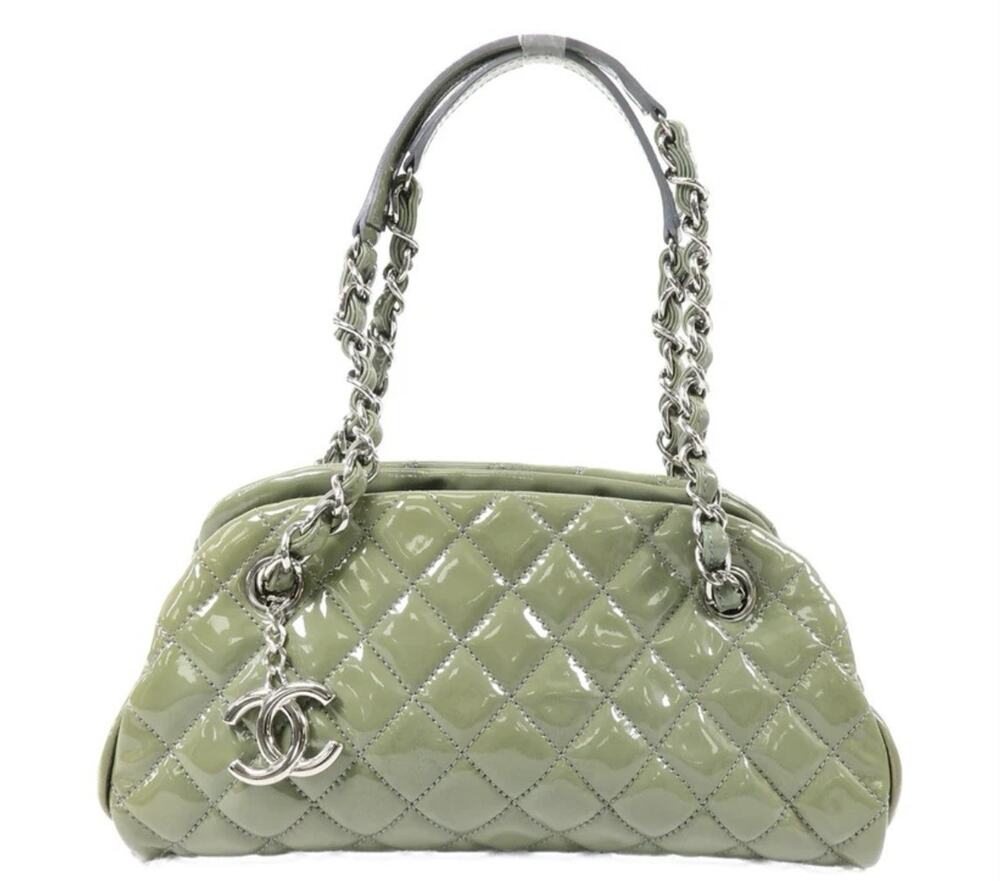 CHANEL Green Quilted Shoulder Bag Zip Silver Chain Strap CC Charm Small